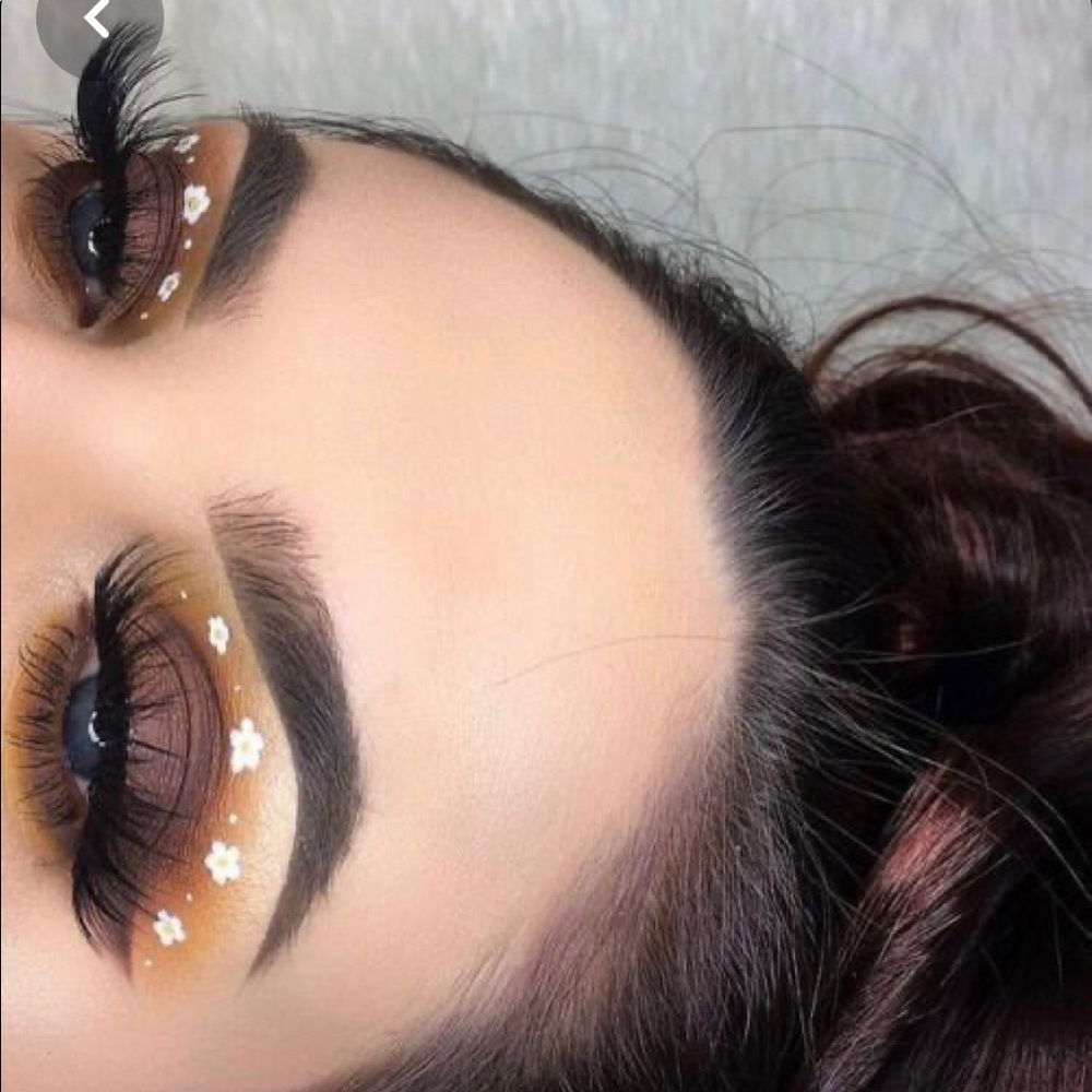 Eyelashes 💕 - Picture 6 of 8